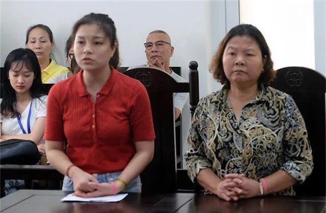 Hà Nội: Nữ giáo viên xinh đẹp đánh người bị tăng án phạt - 1
