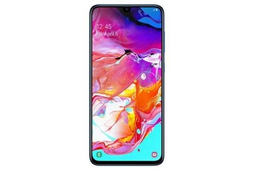 Galaxy A70 dùng tấm nền màn hình Super AMOLED kích thước 6,7 inch, độ phân giải Full HD Plus (2.400x1.080 pixel), mật độ điểm ảnh 385 ppi. Màn hình này thiết kế dạng giọt nước (Infinity-U), chia theo tỷ lệ 20:9. 