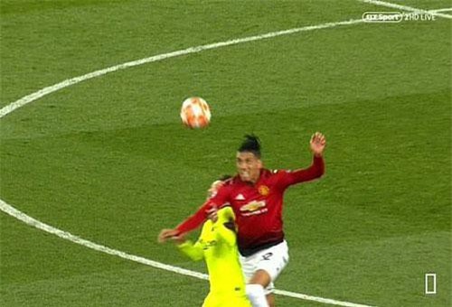 Smalling phát biểu sốc sau khi “đánh” Messi tím mắt, chảy máu