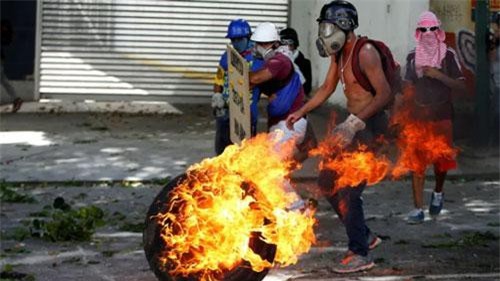 Nga “tố” Mỹ kích động khủng hoảng, gây thiệt hại hàng trăm tỷ USD cho Venezuela