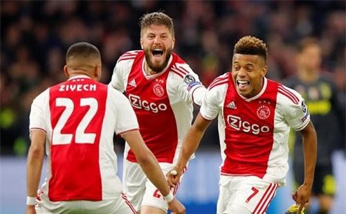 Ajax 1-1 Juventus: Quá nhanh, quá nguy hiểm