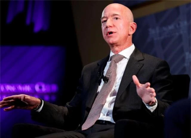 Amazon thách thức các đối thủ tăng lương cho nhân viên - 1