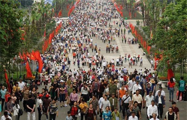 Hàng triệu lượt người đã đổ về Đền Hùng bái Tổ - 2