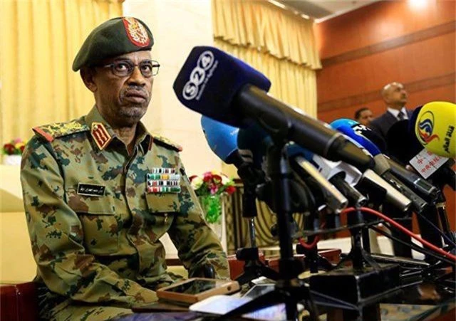 Quân đội Sudan đảo chính, Tổng thống cầm quyền 30 năm bị phế truất - 1