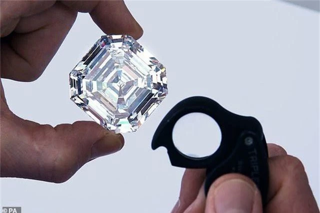 Viên kim cương “lớn nhất, trong nhất” đắt giá tới mức... không thể định giá - 3