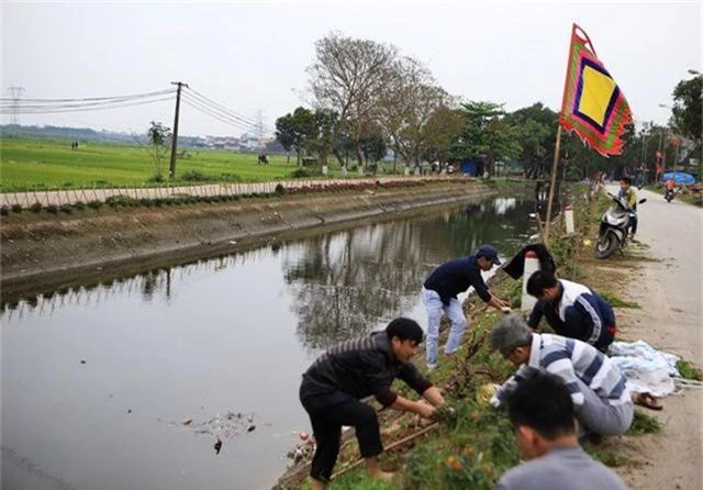 Kênh ngập rác thải biến thành đường hoa ở Hà Nội - 2