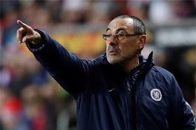 HLV Sarri thừa nhận bị buộc phải sử dụng Hazard ở trận gặp Slavia Prague