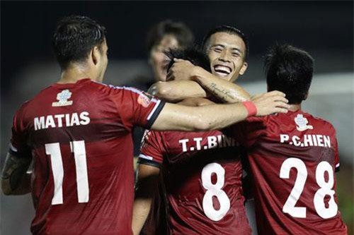 CLB TPHCM vượt qua B.Bình Dương trong trận cầu nghẹt thở