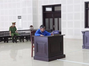 Người phạm tội "trốn nã" để nuôi con đến khi tóc bạc, mắt mờ