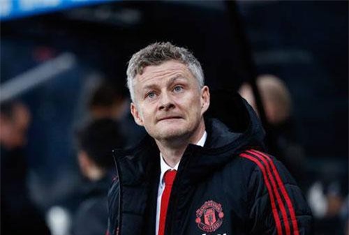M.U thua 4/5 trận, CĐV quay lưng, chê Solskjaer kém tài