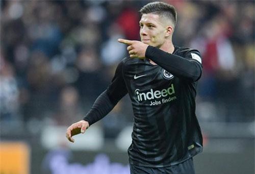 Real Madrid “nẫng” mục tiêu của Barcelona?