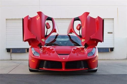 1. Ferrari LaFerrari.