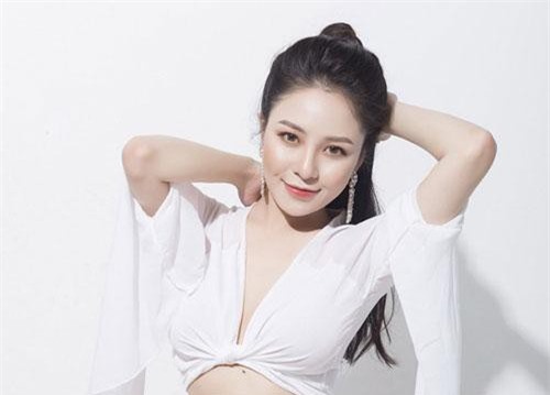 Hot girl Trâm Anh: "Mẫu bạn trai của mình là đàn ông điềm đạm, biết suy nghĩ và lãng mạn"