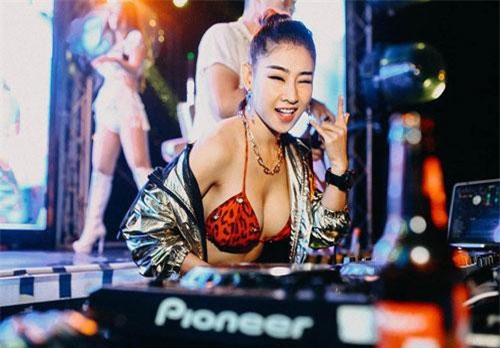 Thực hư tin đồn nữ DJ Oxy bỏ nghề “bàn mix”