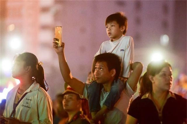 Hàng vạn người mãn nhãn với màn pháo hoa trong đêm khai hội Đền Hùng 2019 - 7