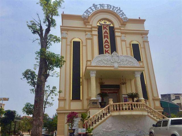 Quảng Bình: Ẩu đả tại quán karaoke, 2 người thương vong