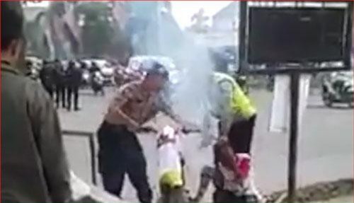 CLIP: Cái kết đắng cho thanh niên nẹt pô bị CSGT bắt