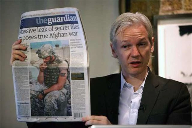 Cuộc chiến pháp lý của ông chủ WikiLeaks sau 7 năm trốn chạy - 2