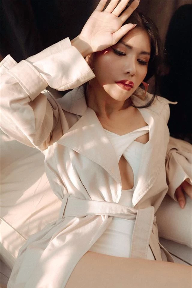 Hoa hậu Loan Vương quyến rũ chết người trong bộ ảnh mới - Ảnh 3.