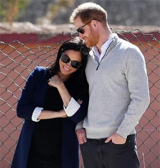 Ông bố 3 con gây xôn xao dư luận khi cảnh báo Hoàng tử Harry tránh xa Meghan khi cô lâm bồn ở nhà vì lý do địa ngục này - Ảnh 2.