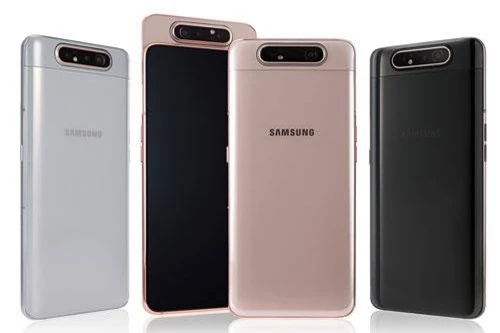 Galaxy A80 có 3 màu angel gold, ghost white, phantom black. Máy được bán ra ở châu Âu vào ngày 29/5 với giá 649 euro (tương đương 16,95 triệu đồng).