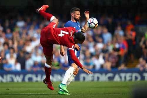 Liverpool – Chelsea: Nhìn từ cú trượt chân định mệnh