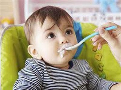 Trẻ đối mặt với nguy cơ béo phì nếu lạm dụng váng sữa