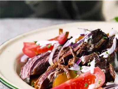 CLIP: Cách làm món bít tết bò nướng kèm rau củ