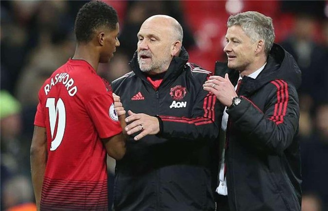 Solskjaer ám chỉ điều chỉnh 2 vị trí cho MU ở cuộc tái đấu Barca tại Champions League 