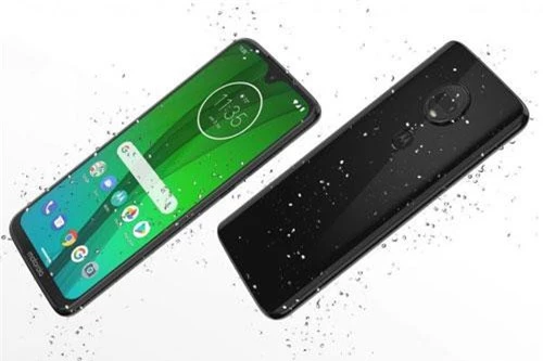 Motorola Moto G7 Plus sử dụng khung viền kim loại, 2 bề mặt bằng kính cường lực Corning Gorilla Glass 3. Máy có kích thước 157x75,3x8,3 mm, 176 g. Vỏ máy được sơn phủ lớp nano giúp chống thấm nước khi đi trời mưa hoặc vô tình làm đổ nước vô.