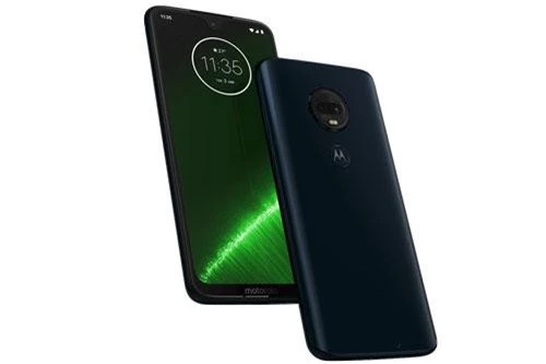 Tại Vương quốc Anh, Motorola Moto G7 Plus có giá 269 bảng (tương đương 8,15 triệu đồng). Máy có 2 màu Deep Indigo, Viva Red.