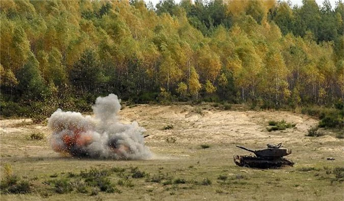 My dung “hang rao Javelin” quanh Nga: T-72, T-90 nguy to!-Hinh-12