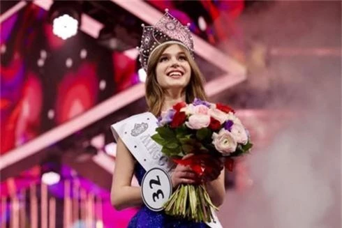Nhan sắc trong trẻo, đẹp tựa thiên thần của tân Hoa hậu Nga 2019 - Ảnh 1.