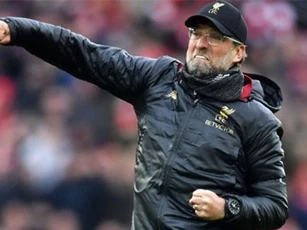 HLV Klopp nói gì trong giờ nghỉ để truyền cảm hứng giúp Liverpool thắng Chelsea?