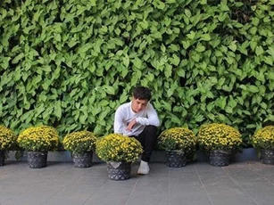 Hồ Quang Hiếu đáp trả fan câu hỏi: "Làm ca sĩ mà sao mua được nhiều đất đến vậy?", lý do ai cũng phải ngã ngửa