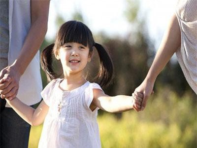 Loạt bí quyết giúp trẻ trở nên tự tin, mạnh mẽ hơn mà bố mẹ nào cũng cần ghi nhớ