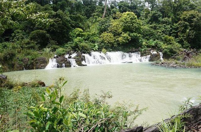 Đắk Nông: Đi chơi lễ, một thiếu nữ ngã xuống thác nước tử vong