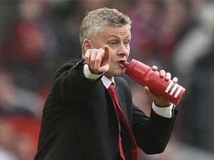 Solskjaer ra lệnh các tiền đạo M.U chỉnh "thước ngắm"