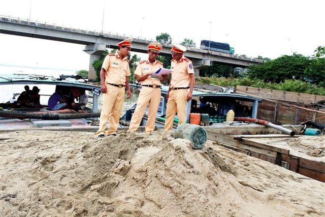 Qu&#x1EA3;ng Nam: Gi&#xE1; c&#xE1;t x&#xE2;y d&#x1EF1;ng t&#x103;ng cao, &#x201C;c&#xE1;t t&#x1EB7;c&#x201D; ho&#xE0;nh h&#xE0;nh