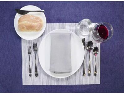 CLIP: Cách sắp xếp bàn ăn chuẩn theo phong cách phương Tây