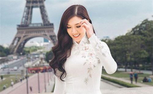 Hoa hậu Ngọc Hân, Phí Linh xót xa kể kí ức về Nhà thờ Đức Bà Paris