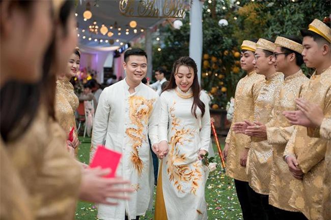 Hé lộ thân thế cô dâu trong đám cưới siêu khủng ở Hưng Yên rạp dựng 10 ngày, riêng tiền trang trí đã 2 tỷ, ca sĩ Đan Trường, Quỳnh Nga tham dự