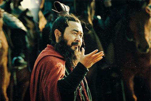 CLIP HOT (16/4): Sư tử tháo chạy khi bị linh cẩu cướp mồi, Tào Tháo gian xảo thế nào?