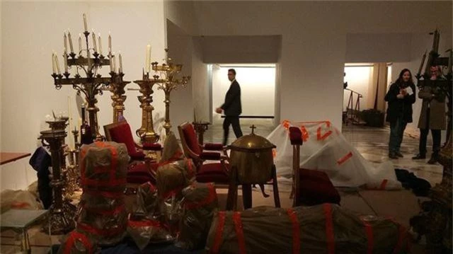 Cuộc chạy đua di dời cổ vật giữa đêm trong vụ cháy Nhà thờ Đức Bà Paris - 3 Cuộc chạy đua di dời cổ vật giữa đêm trong vụ cháy Nhà thờ Đức Bà Paris - 3
