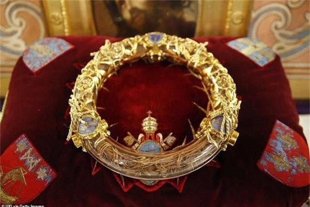 Cuộc chạy đua di dời cổ vật giữa đêm trong vụ cháy Nhà thờ Đức Bà Paris - 4 Cuộc chạy đua di dời cổ vật giữa đêm trong vụ cháy Nhà thờ Đức Bà Paris - 4