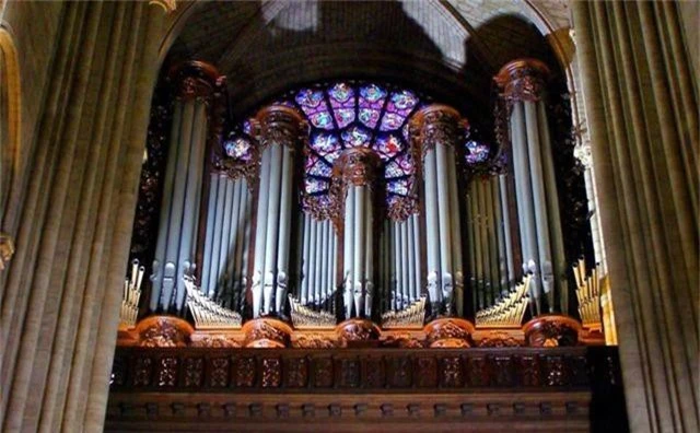 Cuộc chạy đua di dời cổ vật giữa đêm trong vụ cháy Nhà thờ Đức Bà Paris - 8 Cuộc chạy đua di dời cổ vật giữa đêm trong vụ cháy Nhà thờ Đức Bà Paris - 8