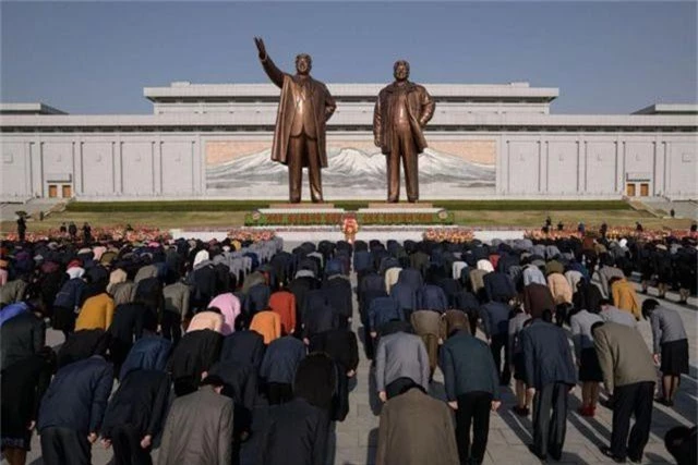 Hàng chục nghìn người Triều Tiên nô nức chào mừng Ngày Ánh Dương - 1