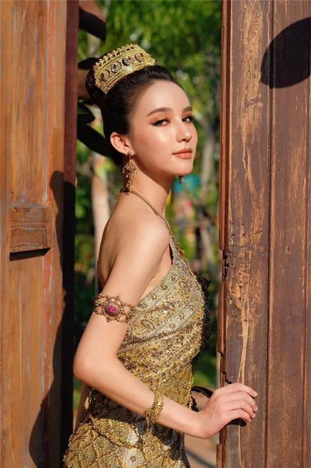 Yoshi diện quốc phục Thái, khoe vẻ ngoài tuyệt sắc xứng danh nữ thần tại Songkran 2019 - Ảnh 6.