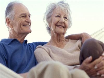 Phụ nữ sống lâu hơn đàn ông 4,5 năm