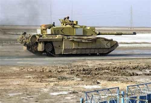Dính 70 phát chống tăng không chết: Xe tăng Anh bền nhất thế giới?